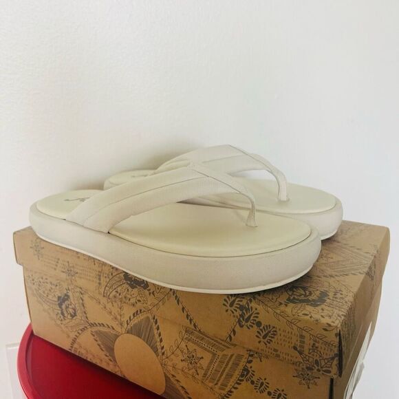 FREE‎ PEOPLE Wonderland Leather Sandal Flip Flop, Size 8, White, NWT - Picture 12 of 16